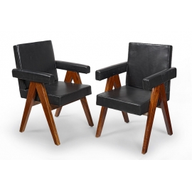 Pierre JEANNERET. Fauteuil dit "Committee chair" en teck massif et cuir