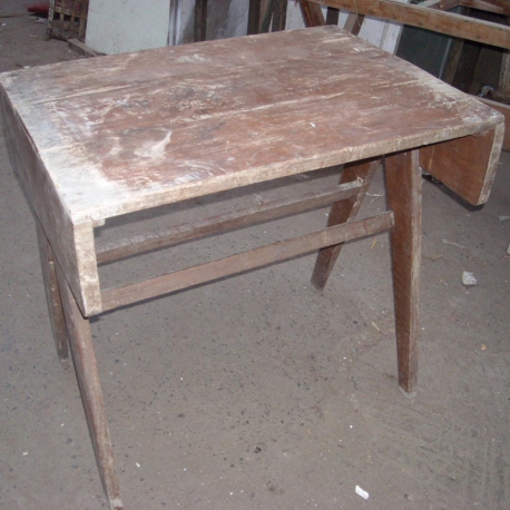 Pierre JEANNERET. Student desk in solid teak.  