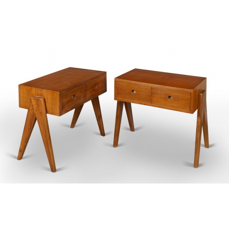 Pierre JEANNERET. Commode en teck massif.