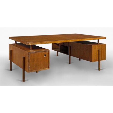 Pierre JEANNERET. Bureau en teck.