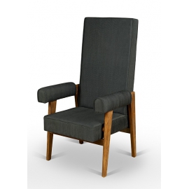 LE CORBUSIER et Pierre JEANNERET. Fauteuil en teck.