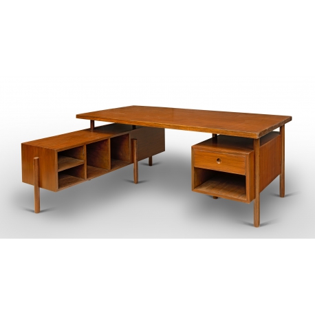 Pierre JEANNERET. Bureau en teck.