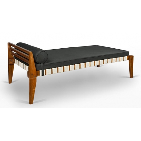 Teak bed